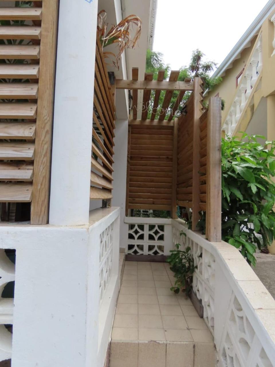 Akunamatata Guest House Grand Case Exterior foto